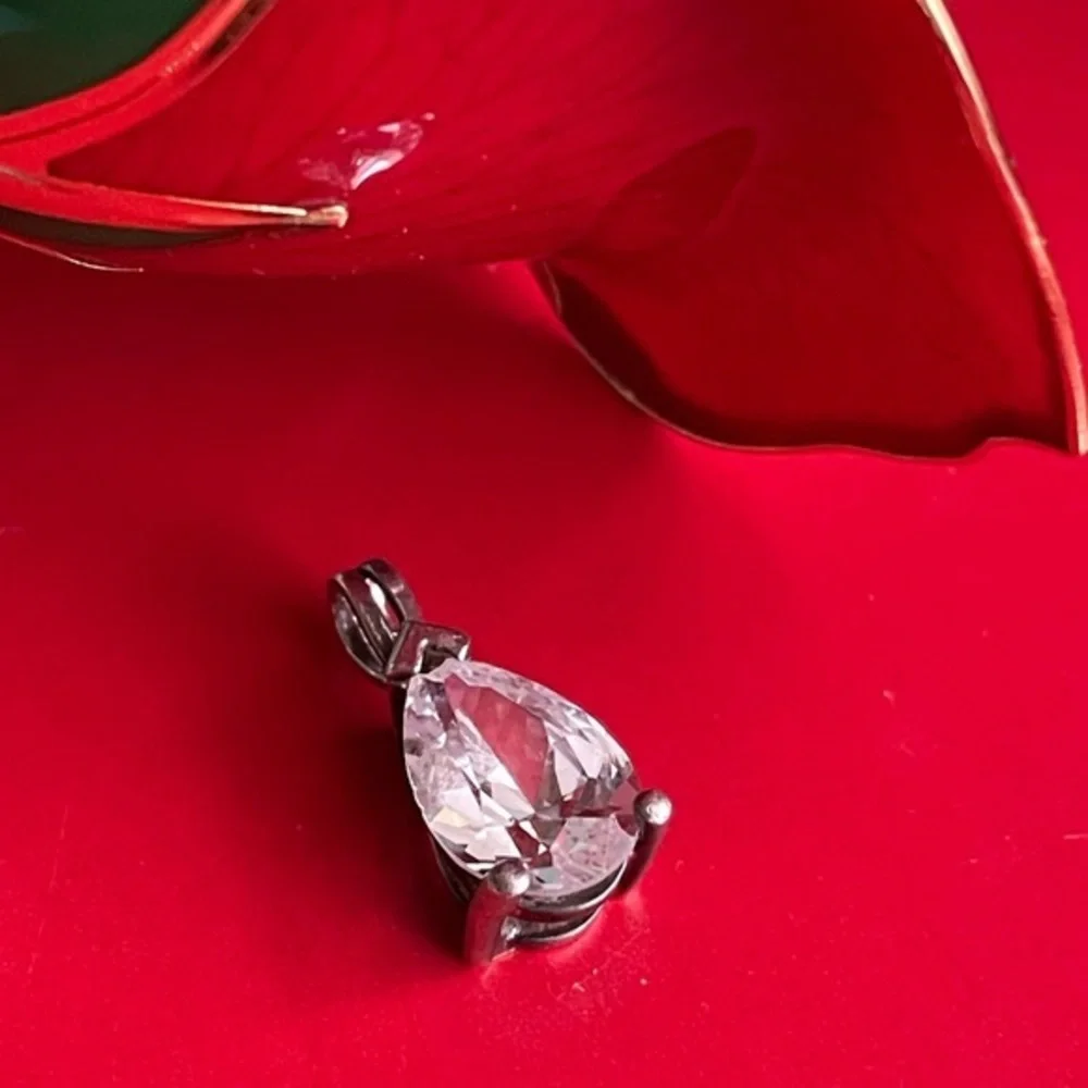 925 Silver Pendant,Elegant Silver Pendant with Clear Gemstone
